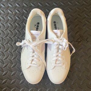 Diadora White Low-Top Sneakers Classic Design